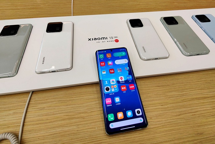 Новые флагманы - Xiaomi 13 и 13 Pro. Крутая камера и быстрая зарядка