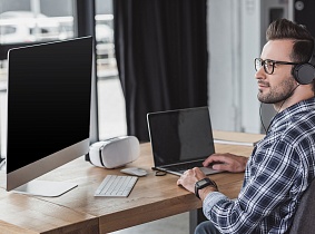 MacBook и внешний монитор: сколько экранов реально можно подключить